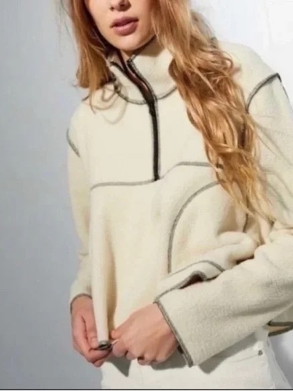 Urban Outfitters Cream Posie Fleece 1/2 Zip Pullover sz small